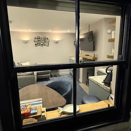 Driftwood Den * Whitby