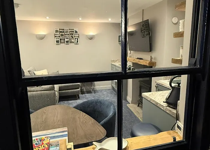 Driftwood Den * Whitby