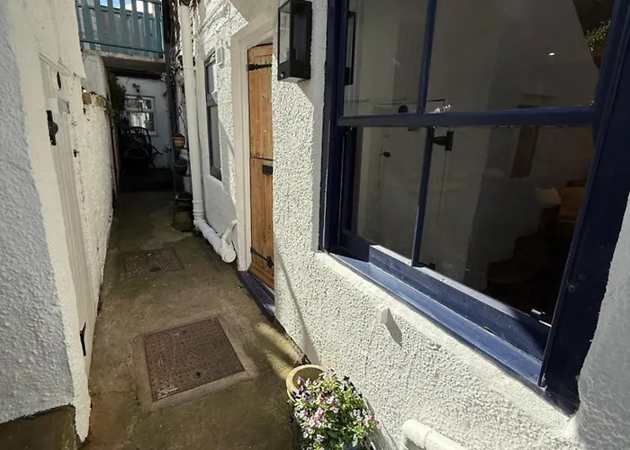 Holiday home Driftwood Den *